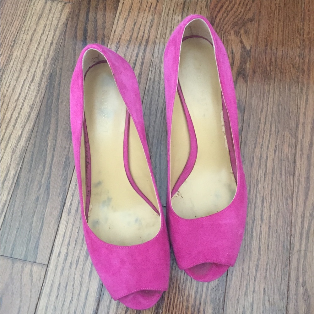 Nine West pink magenta suede peep toe pumps 6.5